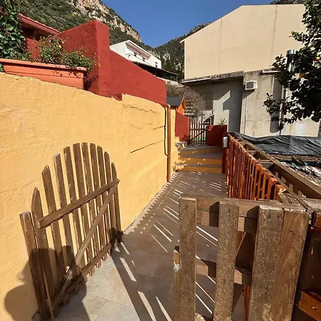 בית נופש Casa Ottema 3 *